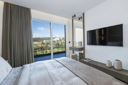 127493ef73fe564bf7aa2613527b74c0 - 18