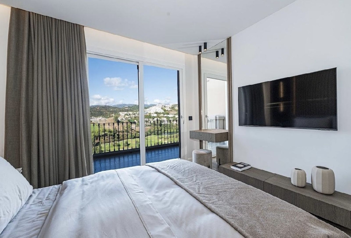 127493ef73fe564bf7aa2613527b74c0 - 18