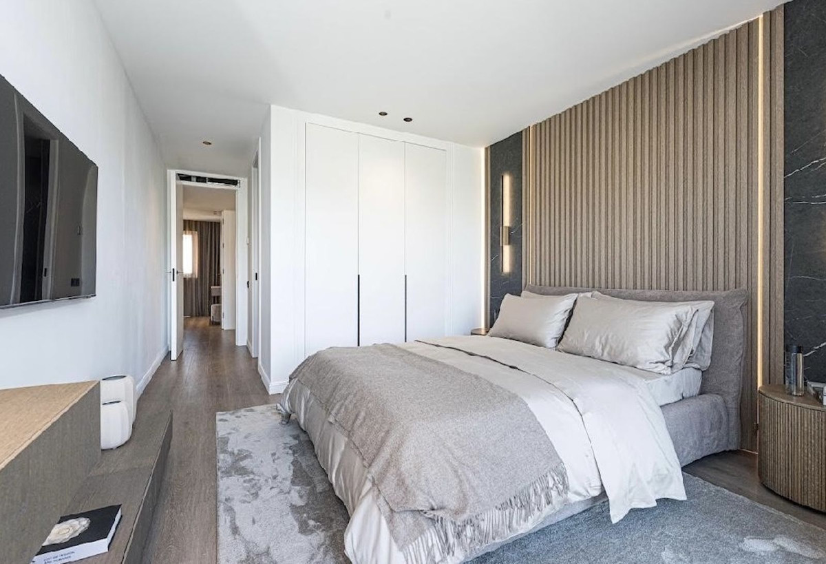 127493ef73fe564bf7aa2613527b74c0 - 21