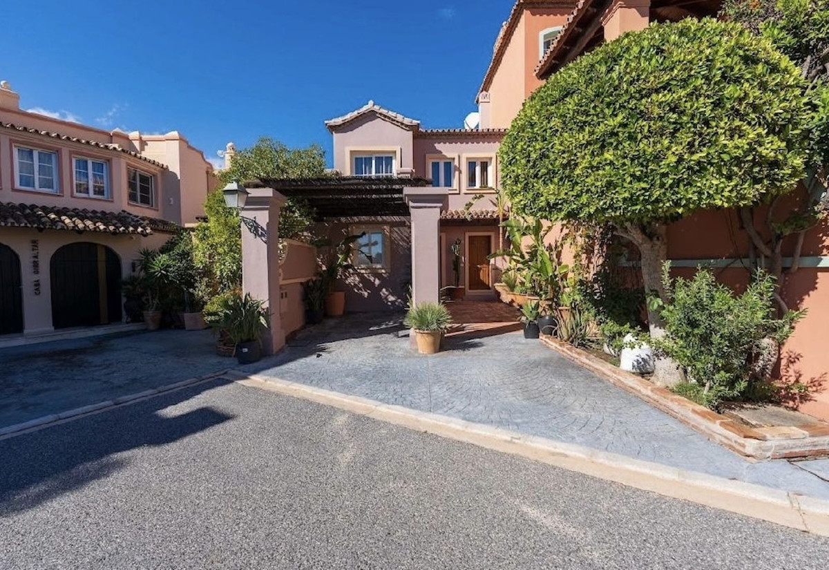 127493ef73fe564bf7aa2613527b74c0 - 45