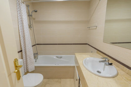 12b1b8a4d610435049aa5b004dc17656 - 19