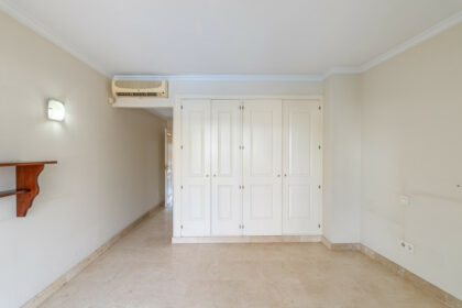 12b1b8a4d610435049aa5b004dc17656 - 20