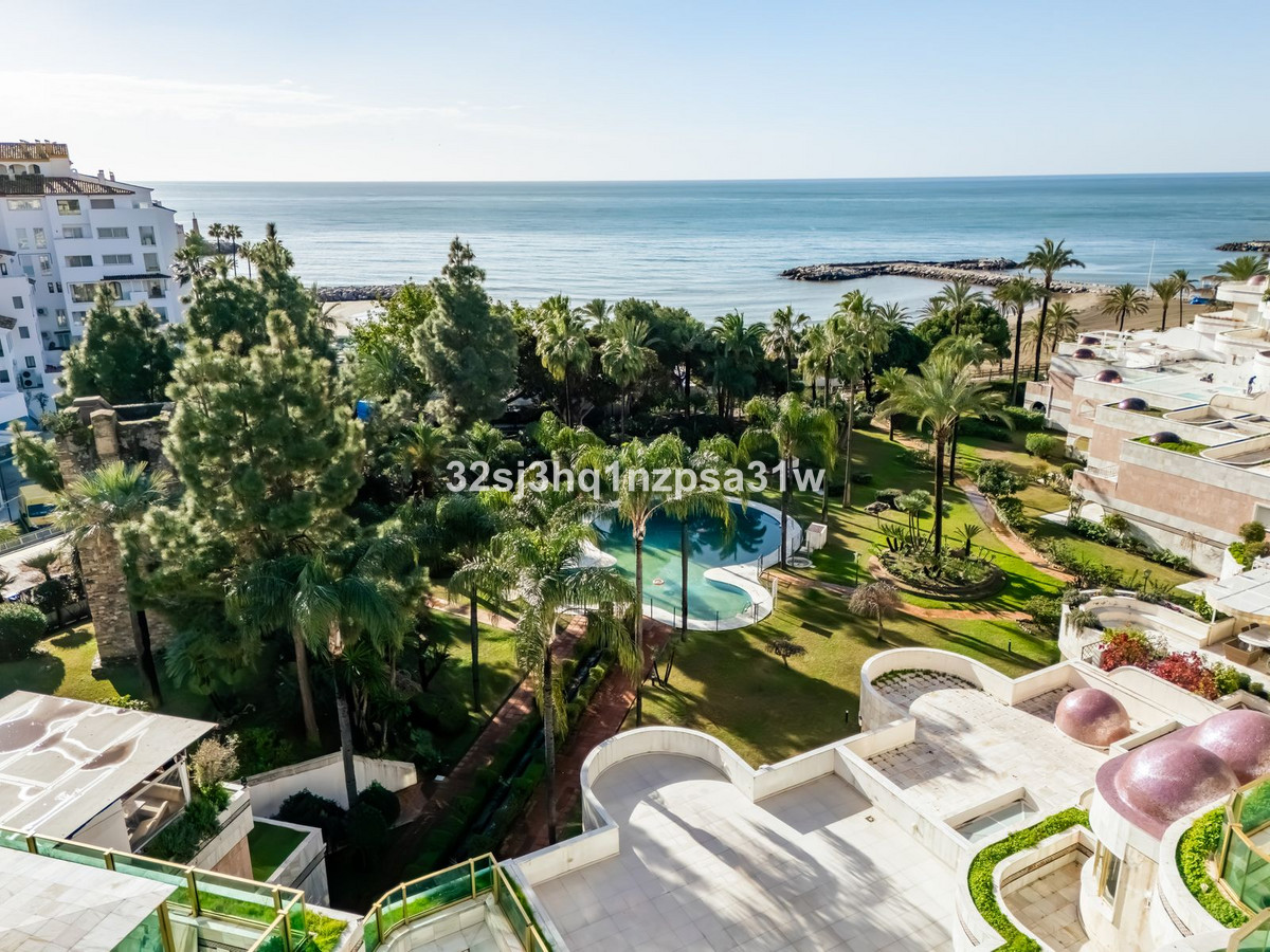 12b2d4d910706f365bb032b8f7808060 - 25