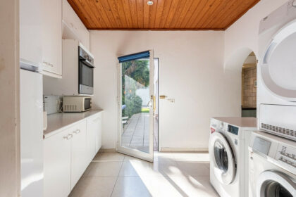 12c0a6387fa8a491169e1b043327ebf7 - 11