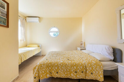 12c0a6387fa8a491169e1b043327ebf7 - 13