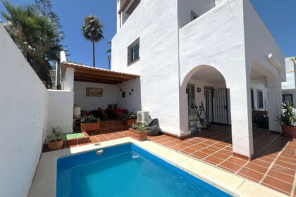 157fd1f974a02f5d2c96190f7d521316 - 1