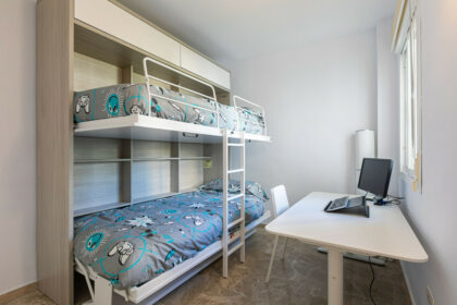 15a9a6bf74408ef15cbb17e66a31f130 - 32