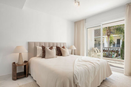 15bb2a4be7146481b8b1b557f07b1c4f - 19