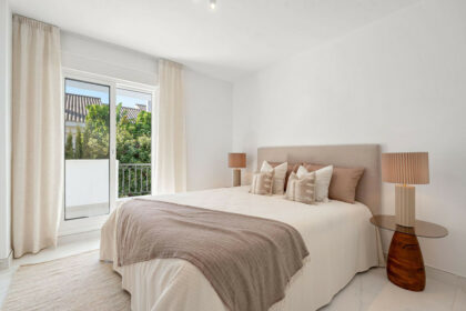 15bb2a4be7146481b8b1b557f07b1c4f - 23