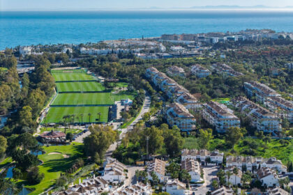 15bb2a4be7146481b8b1b557f07b1c4f - 39