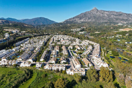 15bb2a4be7146481b8b1b557f07b1c4f - 41