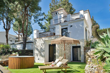 15bf6c08b74869964cd9b4da9a0ce230 - 1