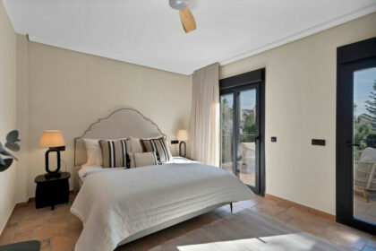 15bf6c08b74869964cd9b4da9a0ce230 - 17