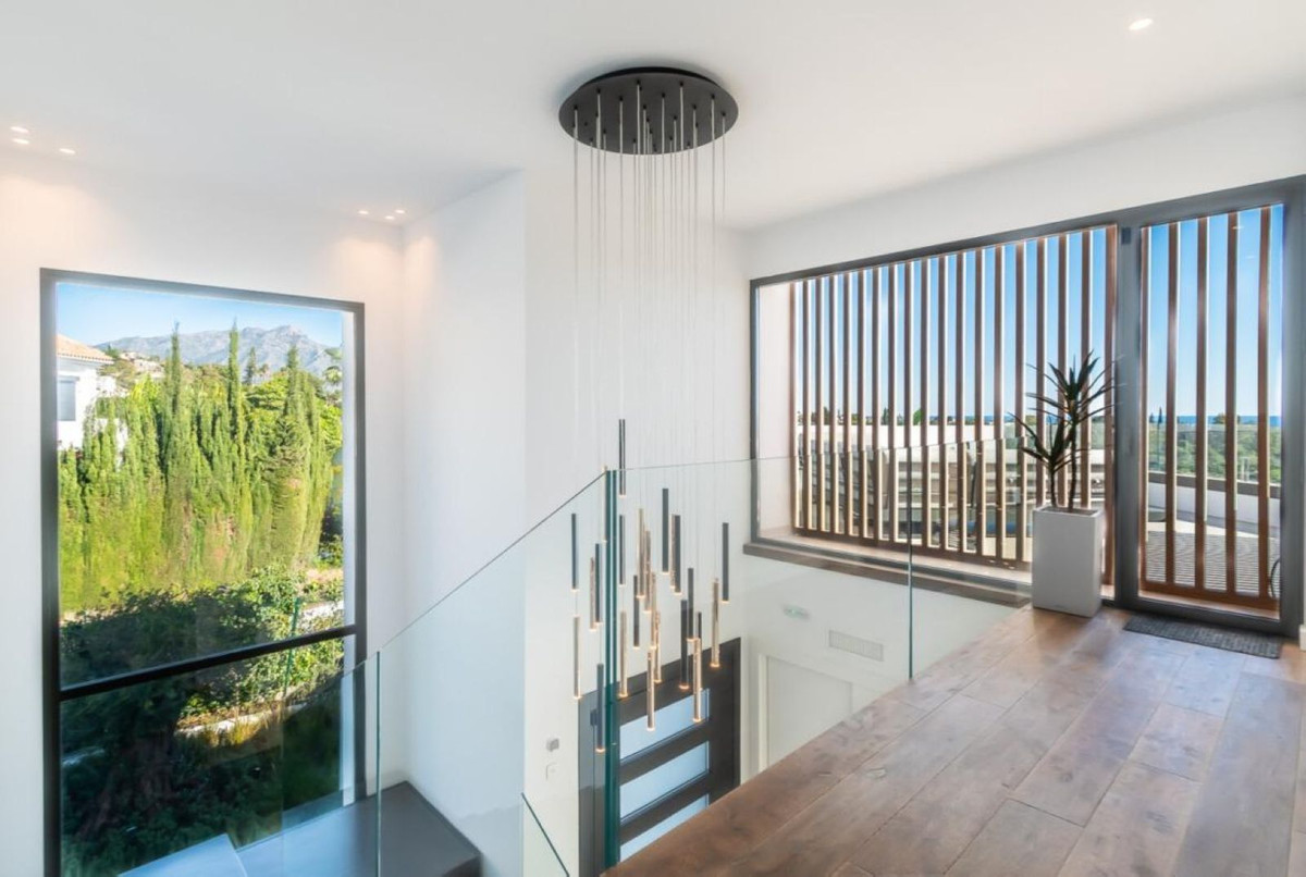 171916bed9a00c9b716cb86690fbd75f - 18