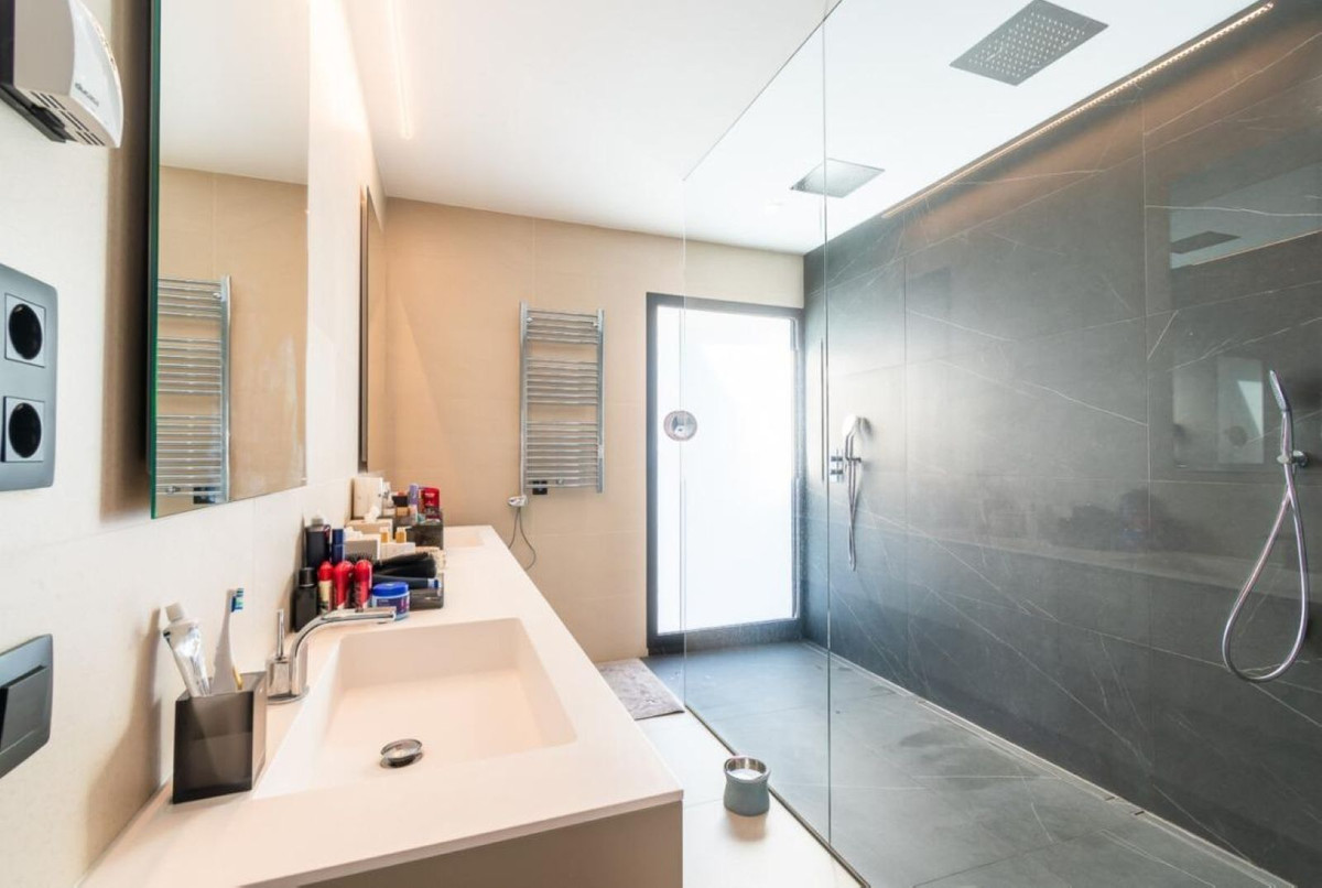 171916bed9a00c9b716cb86690fbd75f - 26