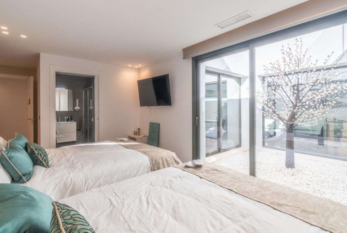 171916bed9a00c9b716cb86690fbd75f - 30