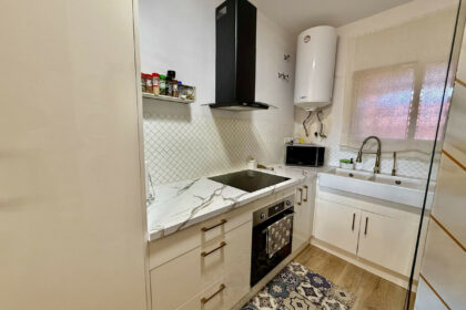 181fd25f0f44c6cac8716881fcdb9f68 - 10