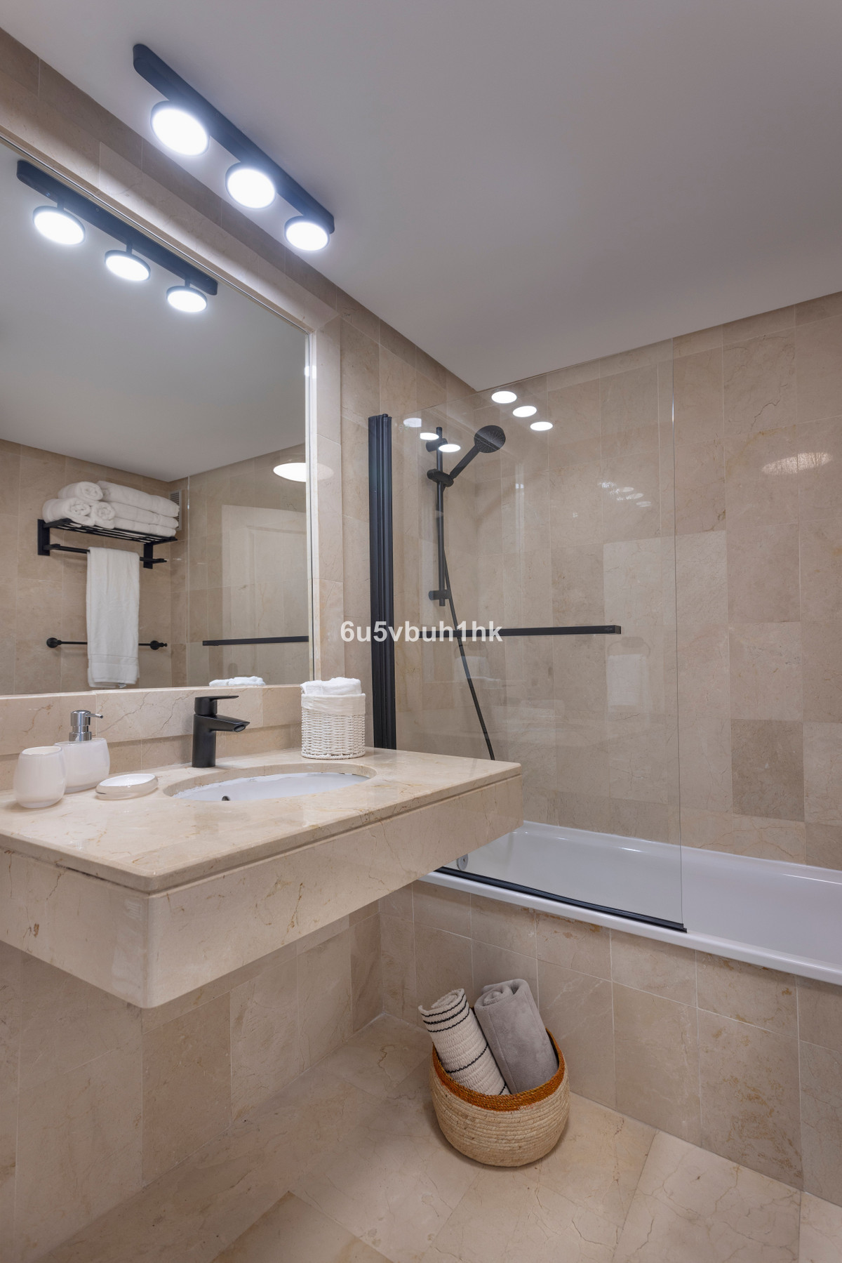 19d37a9a639df7afa4b89f0988319853 - 16