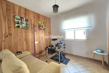 1b0a8669428bc3533ae2c6c223db7938 - 23