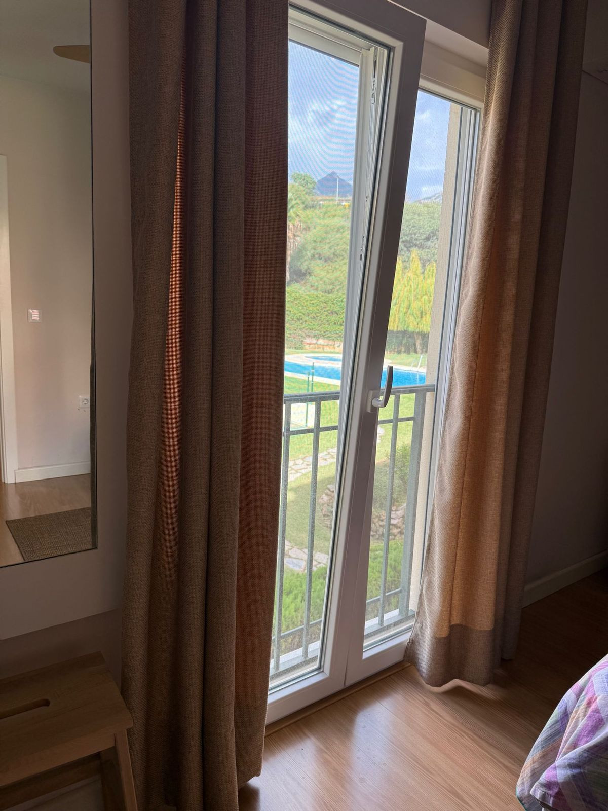 1b8dd5a8e57b9bf034ce27f8caeb21d2 - 16