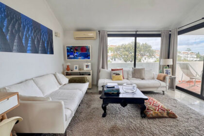 1c40ff1854e09bc05df6e3b00331ec9d - 1