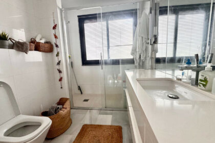 1c40ff1854e09bc05df6e3b00331ec9d - 16