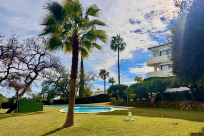 1c40ff1854e09bc05df6e3b00331ec9d - 24