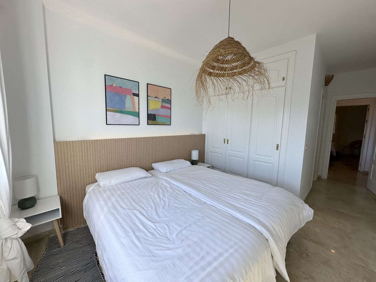 1c4bdd3185292e5730c6c4d8e028775d - 24