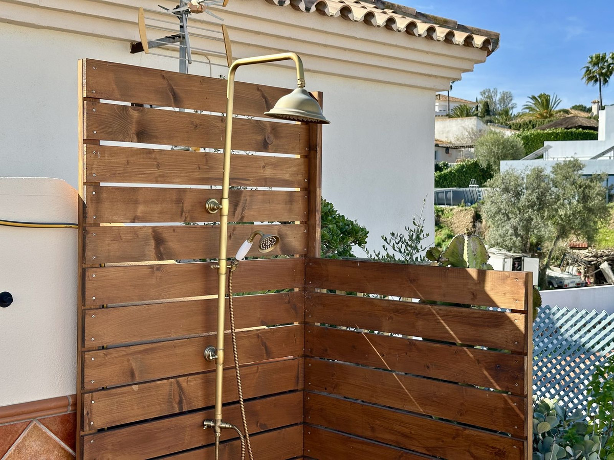 1c4bdd3185292e5730c6c4d8e028775d - 38