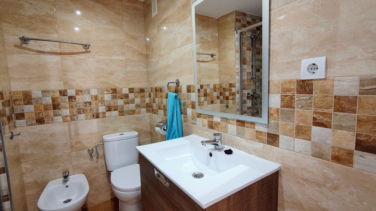 1da854bb29e825fdcf5a6ee557425481 - 32