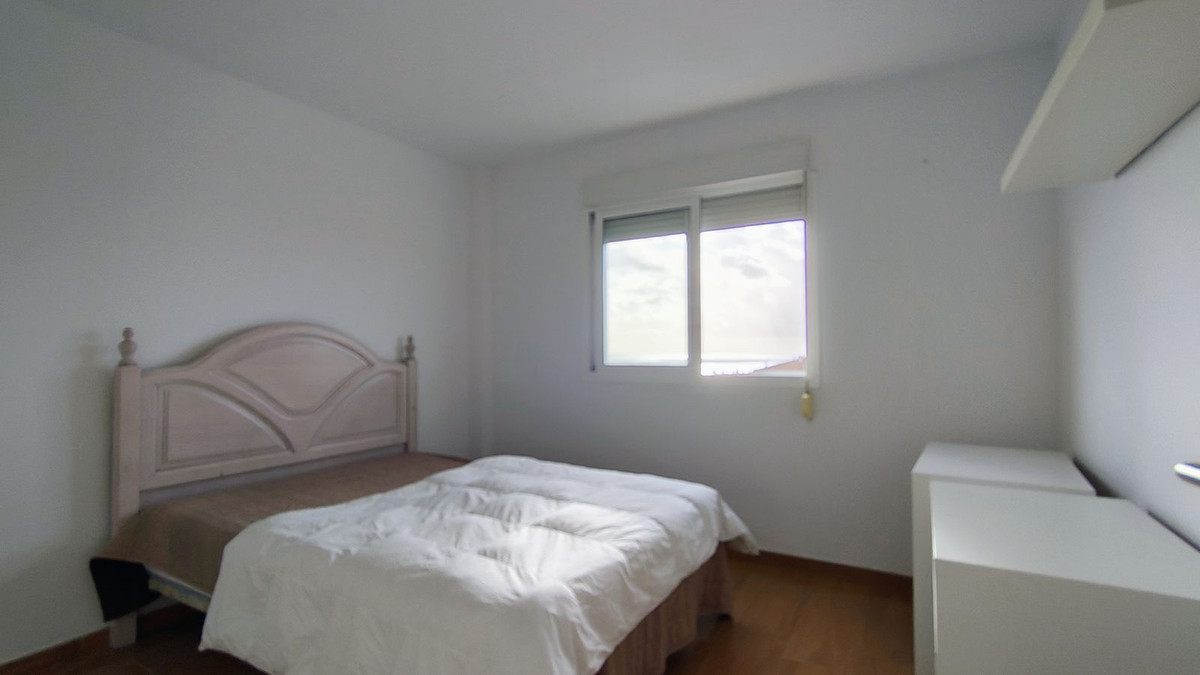 1da854bb29e825fdcf5a6ee557425481 - 34