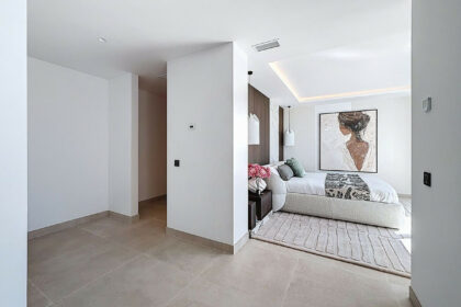 1edc1c90499e4edae09935b97c333121 - 12