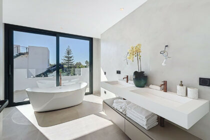 1edc1c90499e4edae09935b97c333121 - 24