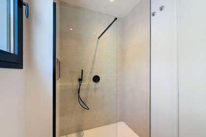 1edc1c90499e4edae09935b97c333121 - 28