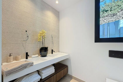 1edc1c90499e4edae09935b97c333121 - 30