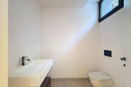 1edc1c90499e4edae09935b97c333121 - 31