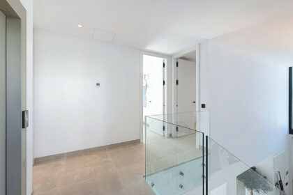 1edc1c90499e4edae09935b97c333121 - 42