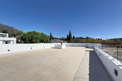 1edc1c90499e4edae09935b97c333121 - 48