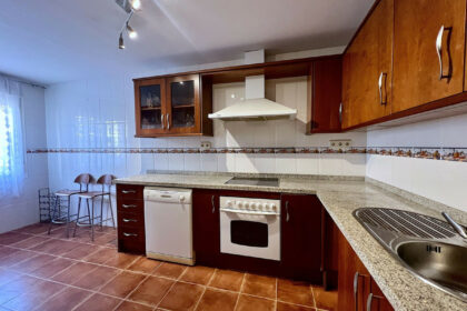 1fa1f8de577907fce0881c6345638f12 - 12