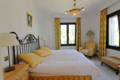 2108e5d1f0e3e9de33d3a05160f098ba - 12