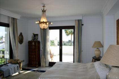 2108e5d1f0e3e9de33d3a05160f098ba - 22