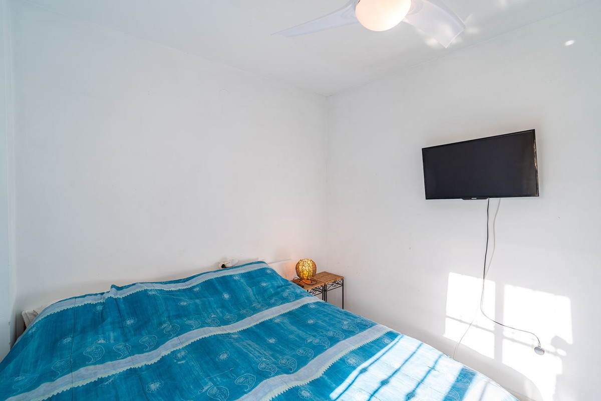 21739b17264fa400aa7da773e20f8375 - 25