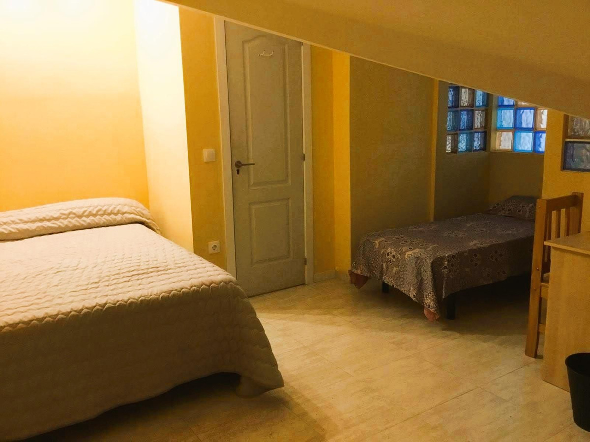 21b657c5a2840bd31695f582b8e62855 - 18