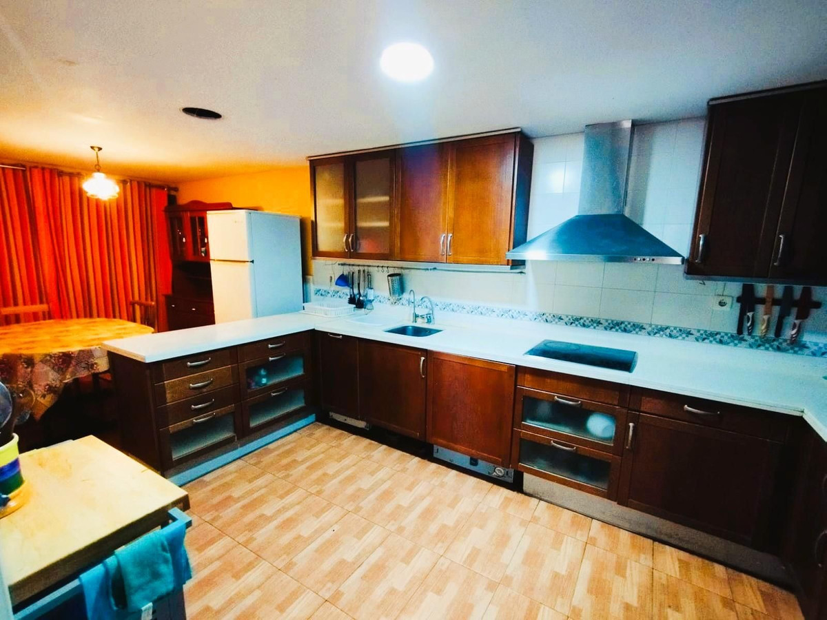 21b657c5a2840bd31695f582b8e62855 - 2