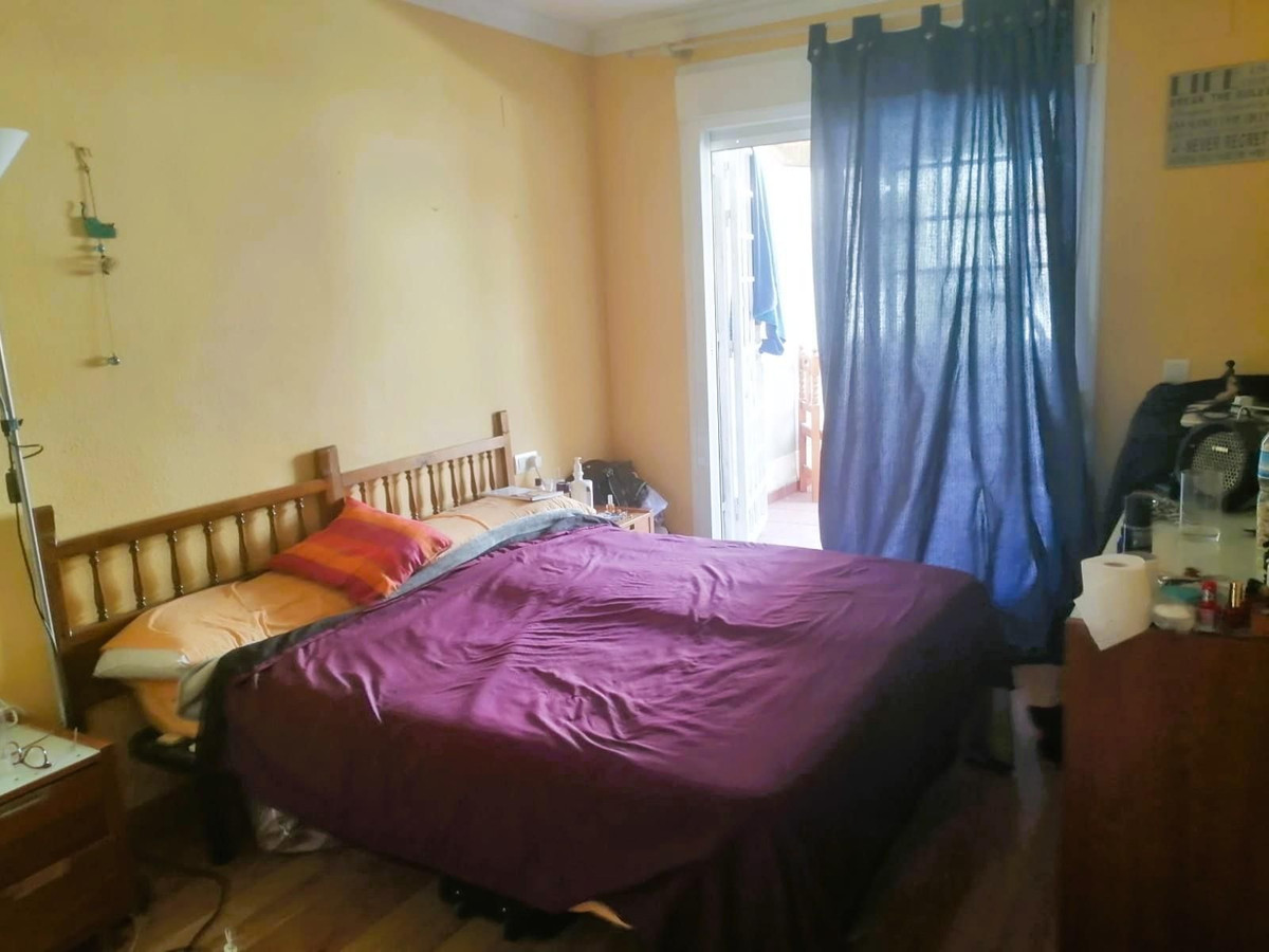 21b657c5a2840bd31695f582b8e62855 - 24