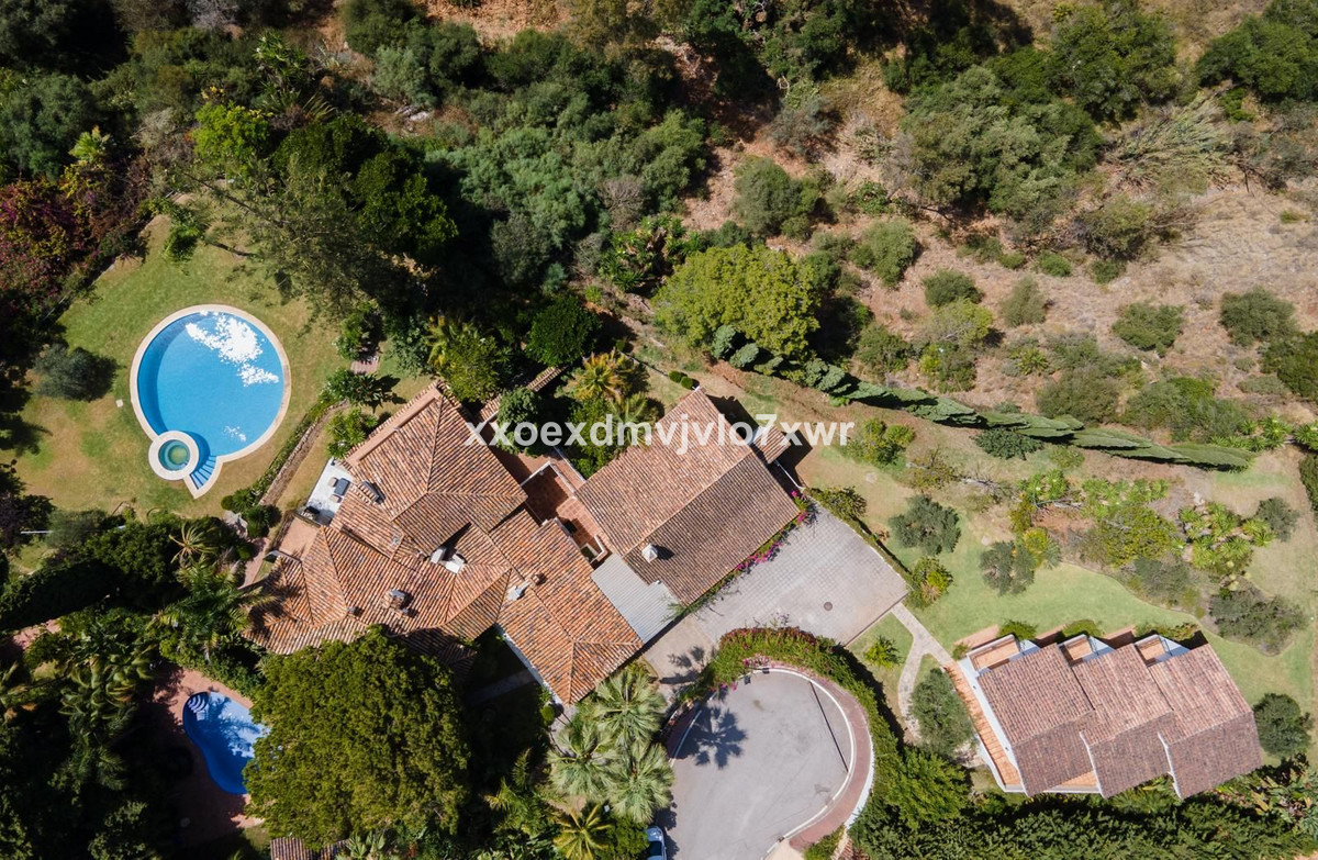 2210e9c7124ff1f8b5e8919151935566 - 1