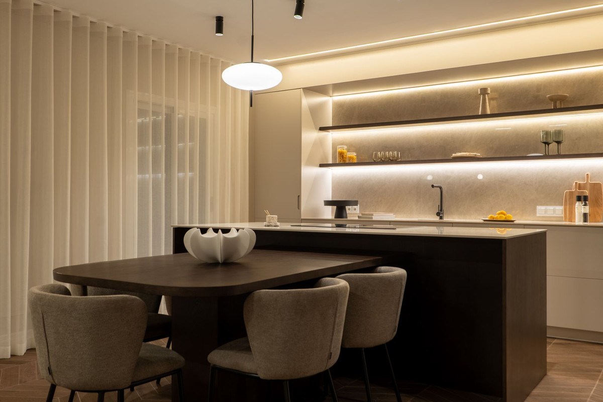 2268a7f4049bc40b61942a33a8fcd637 - 13