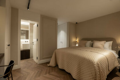 2268a7f4049bc40b61942a33a8fcd637 - 16