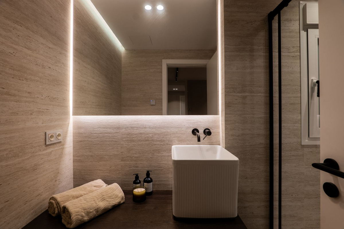 2268a7f4049bc40b61942a33a8fcd637 - 17