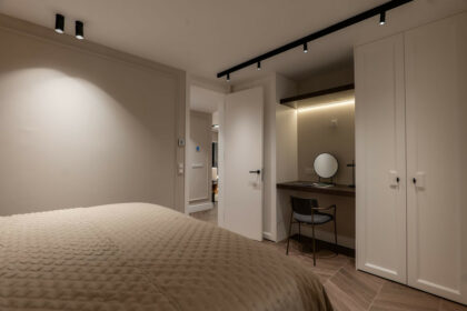 2268a7f4049bc40b61942a33a8fcd637 - 19